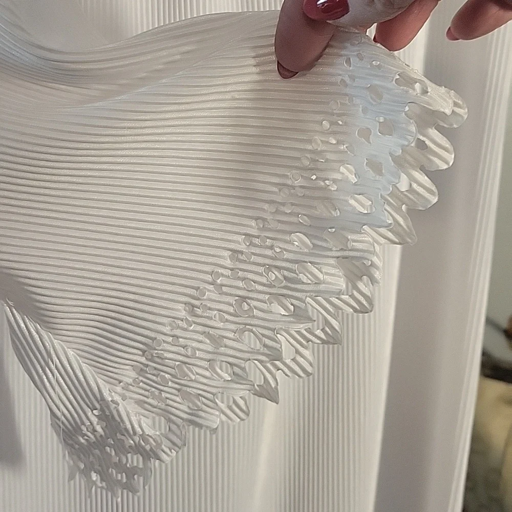 Elegant White Lace Trim Top and Skirt Set - Picture 3 of 3